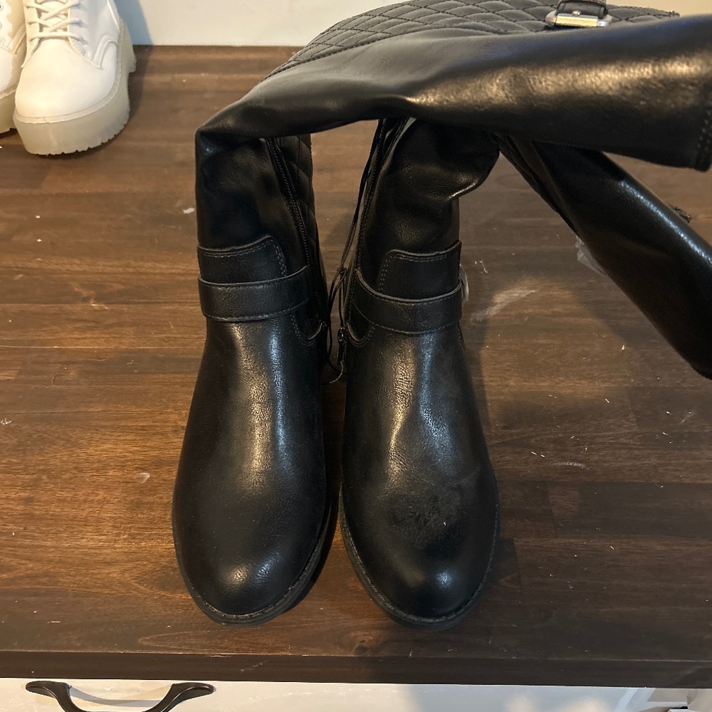 Women’s boots black